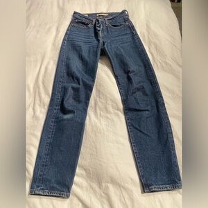 Levi’s Wedgie Dark Jeans